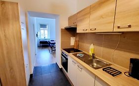 Vienna City Home Apartment - Near Metro Station